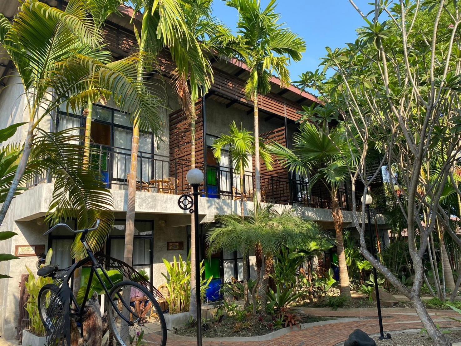 The Picturebook Guesthouse Mae Sot Bagian luar foto