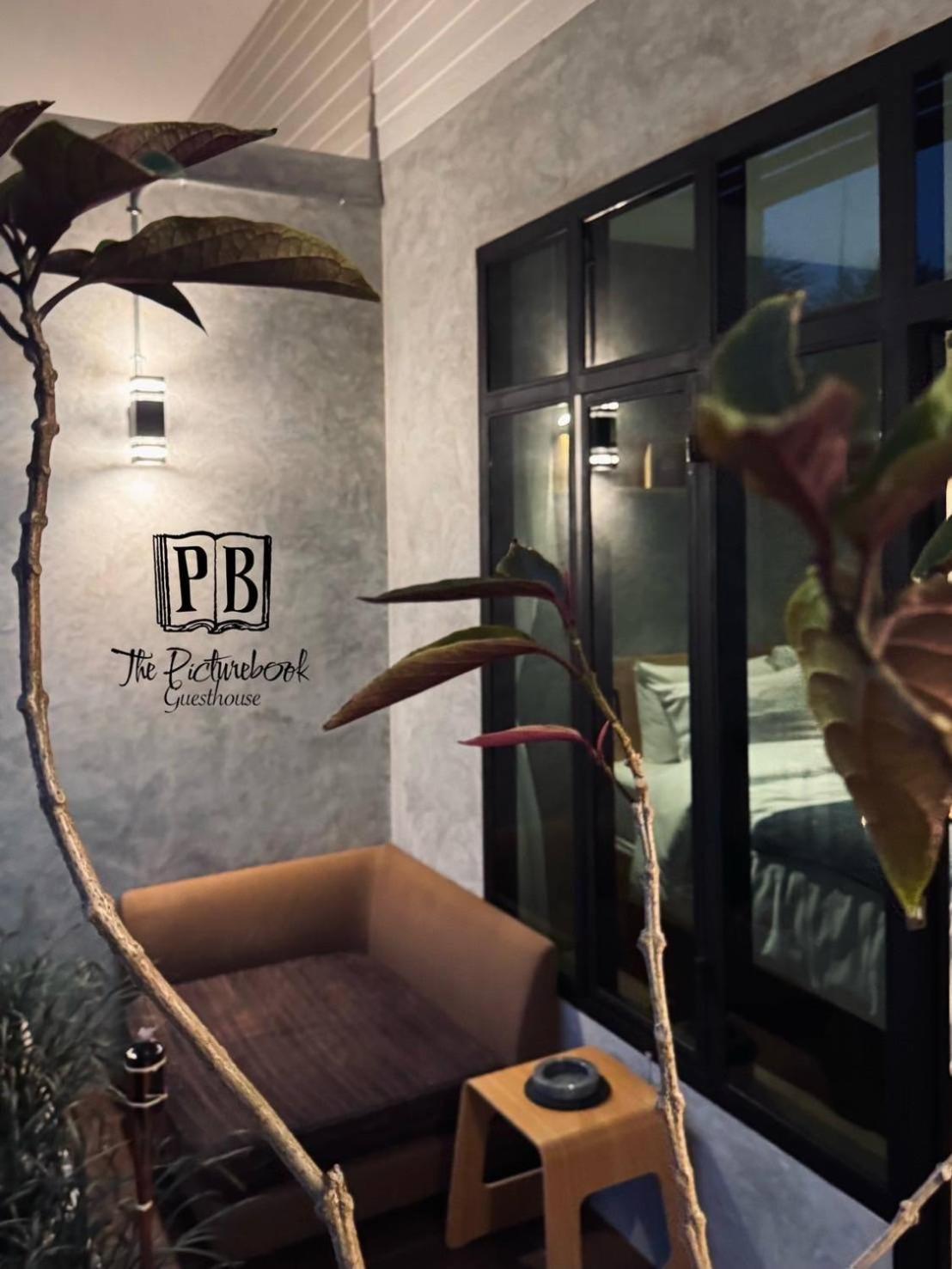 The Picturebook Guesthouse Mae Sot Bagian luar foto